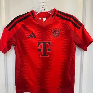 Like New! Authentic Adidas Kids Bayern Munich Soccer Kit Harry Kane #9 Size 5-6